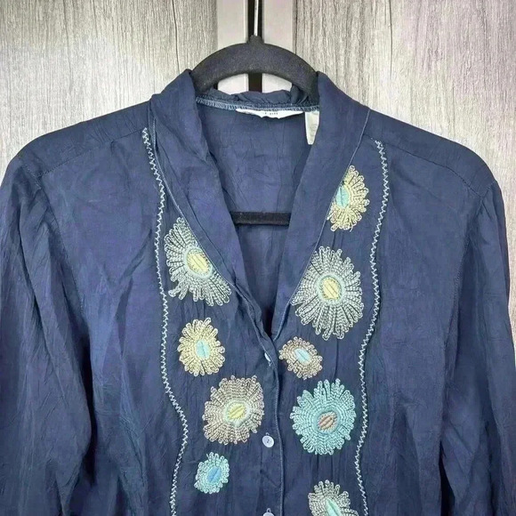 J Jill Top Medium Blouse Floral Embroidered Button Down Blue Color Sz M - Picture 5 of 9